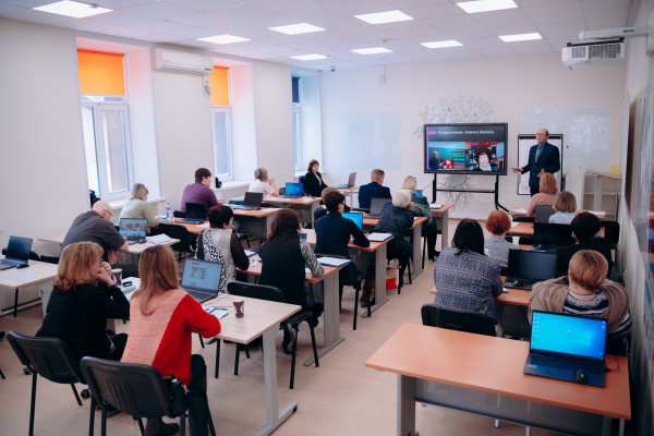 ХК ИРО анонсировал перечень программ повышения квалификации на февраль