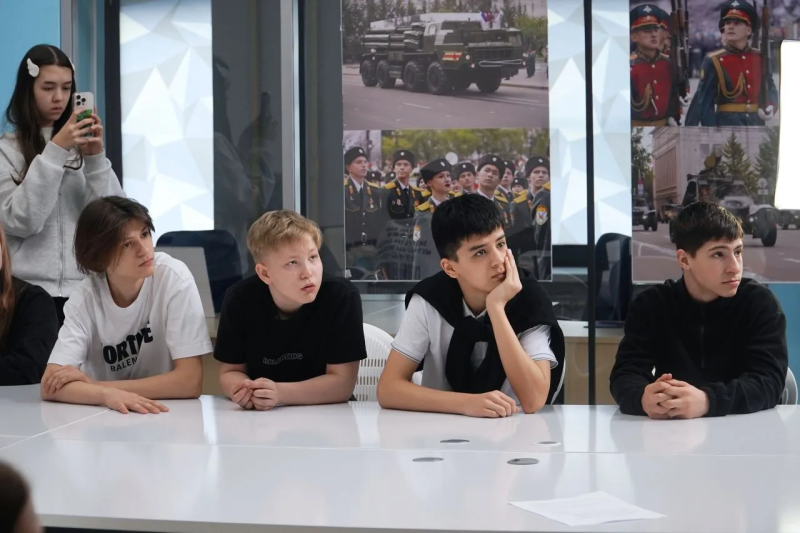 Медиапикник в ХК ИРО: юные журналисты готовятся к большому интервью