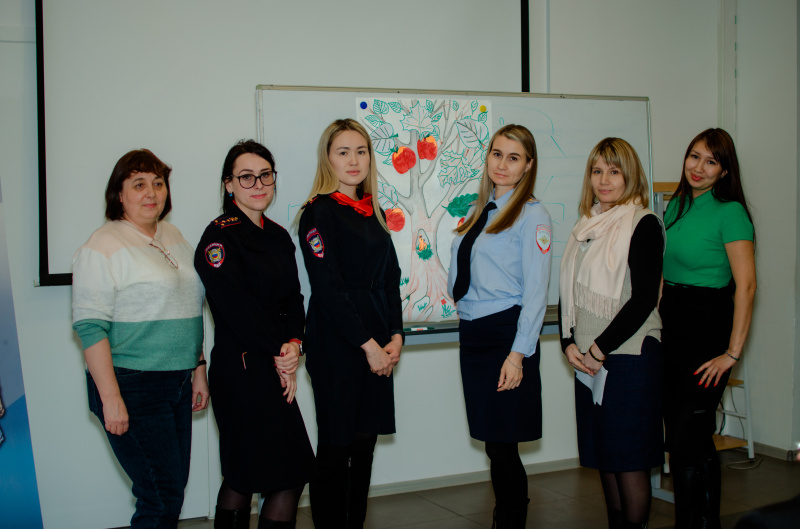 17 февраля специалисты центра воспитания и социализации в качестве экспертов приняли участие в обсуждении проекта «Каникулы с полицейскими. Навигатор на успех».